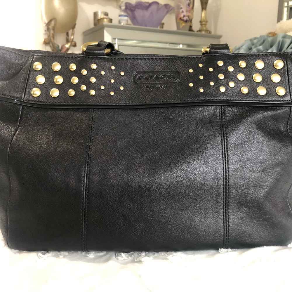 Coach Bags/Black leather Coach Bag with Gold Hardware